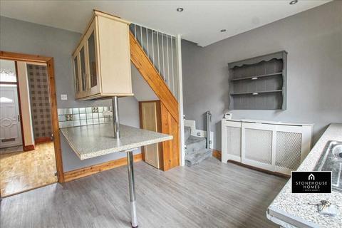 2 bedroom terraced house to rent, Alexandra Street, Preston
