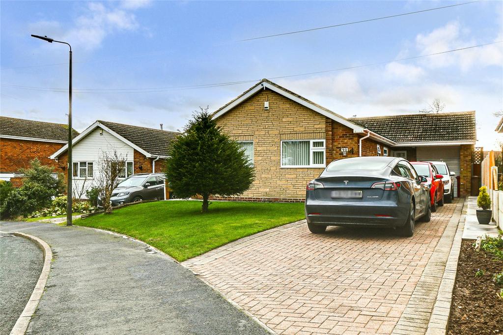 Bowmandale, BartonuponHumber, DN18 3 bed bungalow £200,000