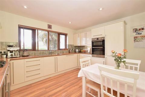 29 Oak Tree Lane, Woodgate, Chichester, PO20 3GU