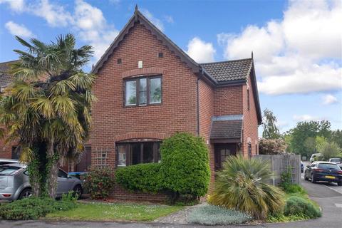 29 Oak Tree Lane, Woodgate, Chichester, PO20 3GU