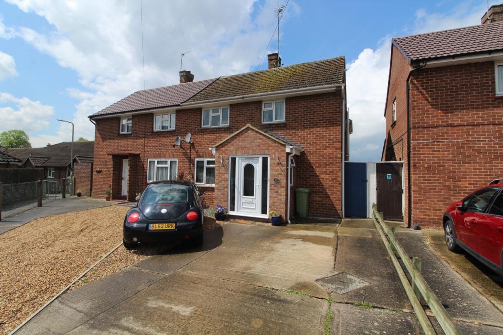 Queens Avenue, Newport Pagnell, Buckinghamshire 3 bed semidetached