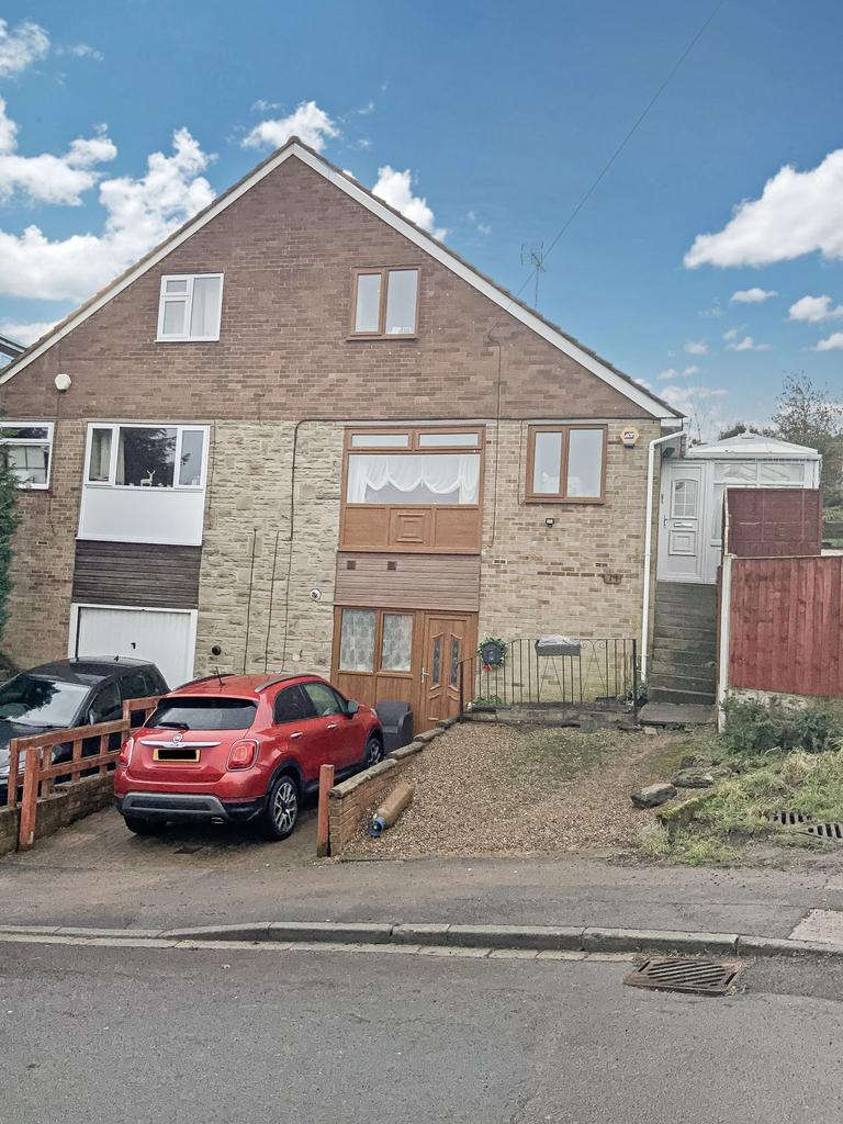 Enfield Drive, Batley, WF17 4 bed semidetached house £185,000