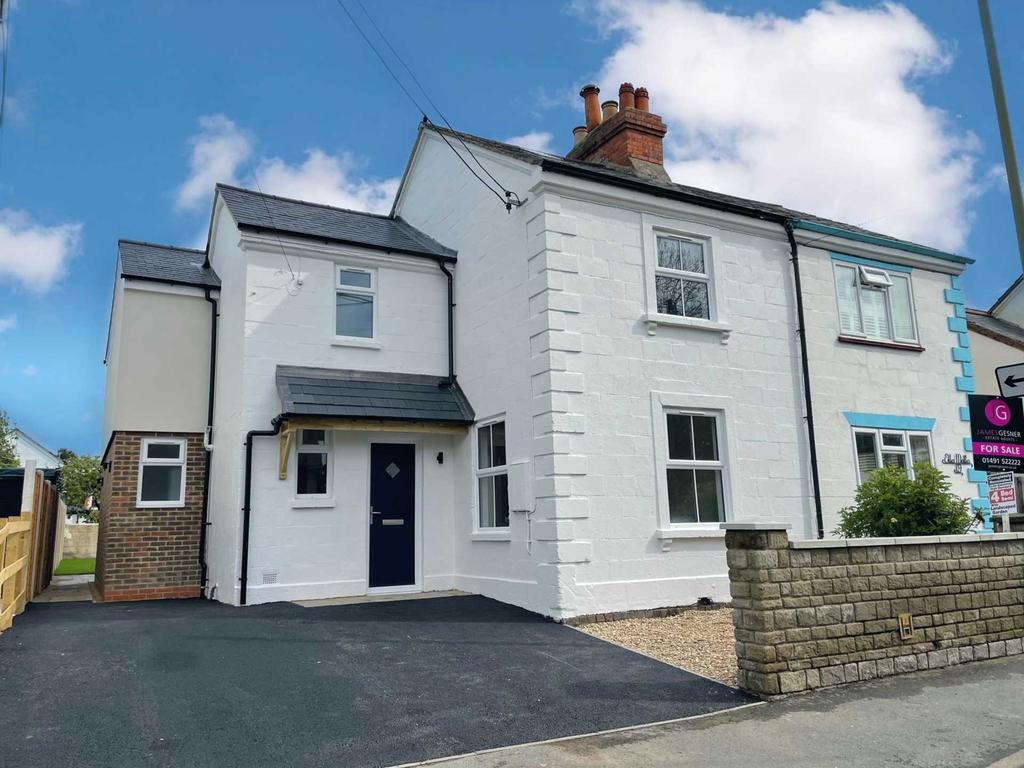 St. Johns Road, Wallingford 4 bed semidetached house £599,950