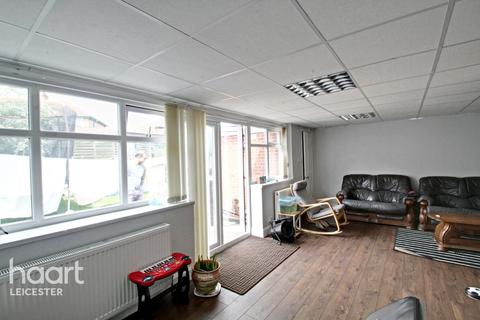 27 Colbert Drive, Leicester, LE3 2JB