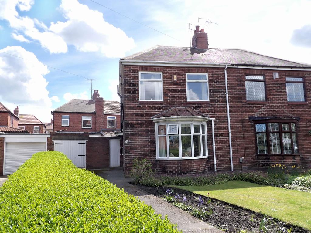 Newcastle Road, Simonside, South Shields, Tyne and Wear, NE34 9AA 3 bed