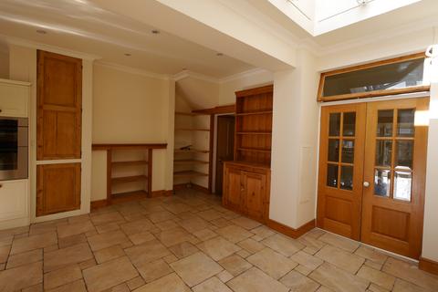 33 Okehampton Road, Exeter, EX4 1EH