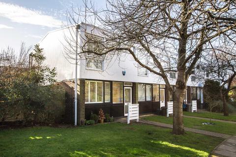 9 Blagdon Walk, Teddington, TW11 9LN