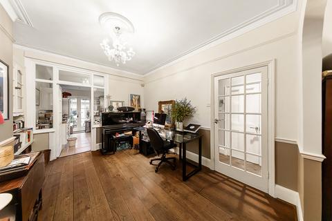 34 Silverton Road, London, W6 9NY