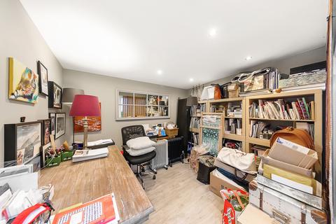 34 Silverton Road, London, W6 9NY