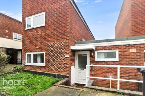3 bedroom terraced house to rent, Long Banks, Harlow