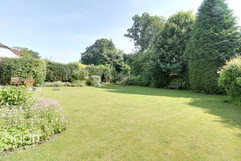 3 Chestnut Close, Grayshott, Hindhead, GU26 6LN