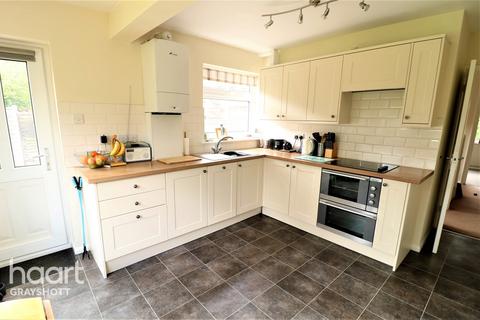 3 Chestnut Close, Grayshott, Hindhead, GU26 6LN