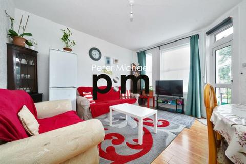 3 bedroom flat to rent, Hazelwood Lane, Palmers Green