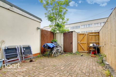 16 Montgomery Close, Mitcham, CR4 1XT