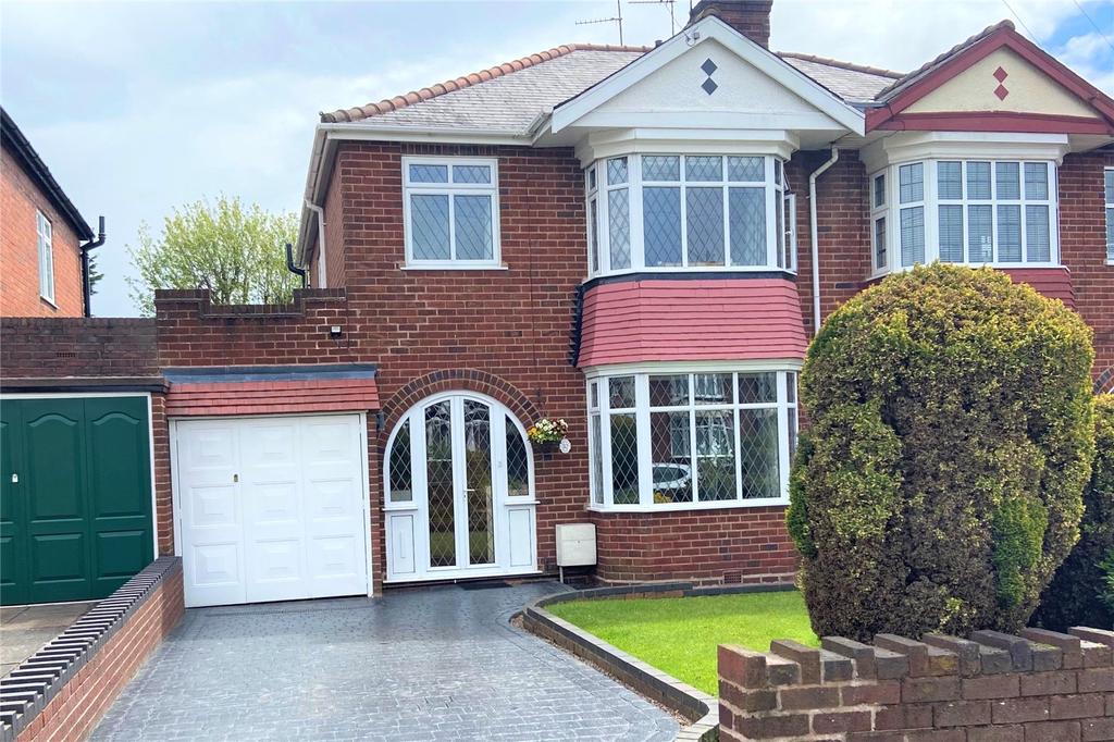 Astley Avenue, Halesowen, B62 3 bed semidetached house £340,000