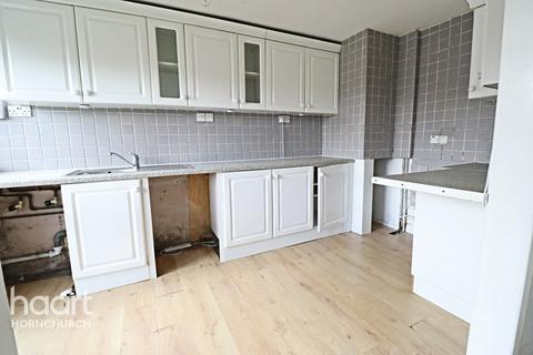 1 Kestrel Close, Hornchurch, RM12 5LS