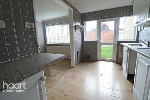 1 Kestrel Close, Hornchurch, RM12 5LS