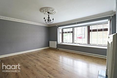 1 Kestrel Close, Hornchurch, RM12 5LS