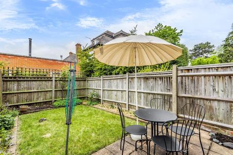5 Dumbleton Close, Kingston Upon Thames, KT1 3ST