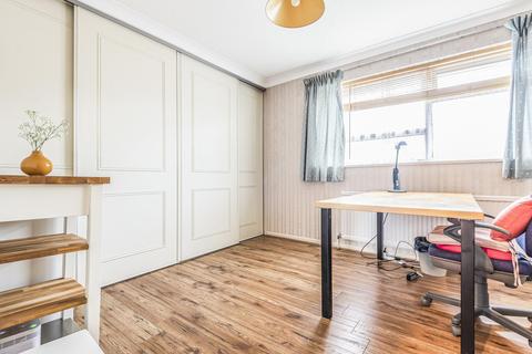 5 Dumbleton Close, Kingston Upon Thames, KT1 3ST