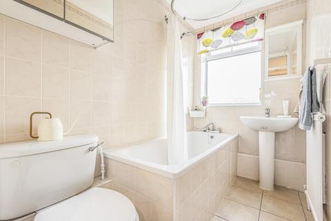 5 Dumbleton Close, Kingston Upon Thames, KT1 3ST
