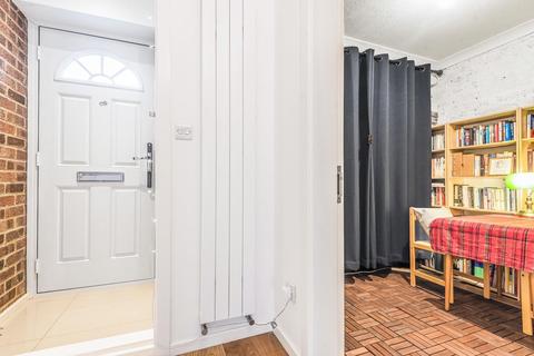 5 Dumbleton Close, Kingston Upon Thames, KT1 3ST