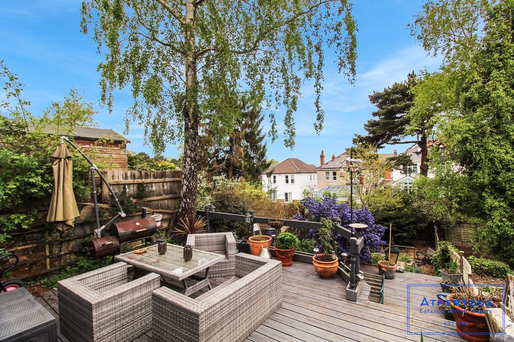 Richmond Wood Road, Bournemouth, BH8 2 bed apartment £260,000