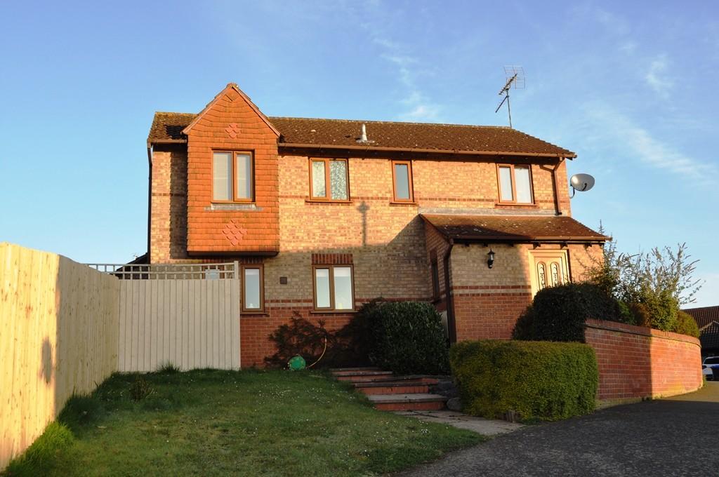 Charnwood Close, Daventry 4 bed detached house £315,000