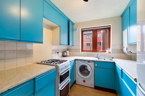 2/6 St. Clair Road, Edinburgh, EH6 8JY