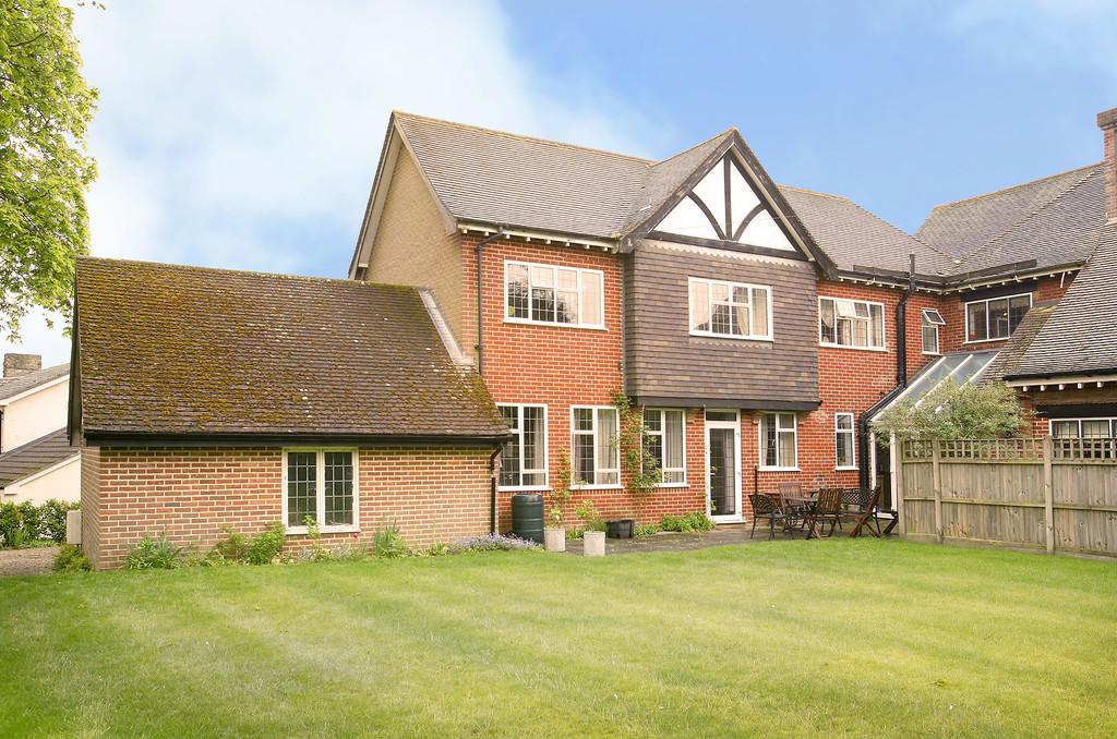 Colney Lane, Cringleford 3 bed semidetached house £1,750 pcm (£404 pw)