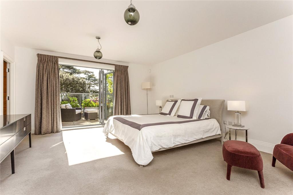 Main Bedroom