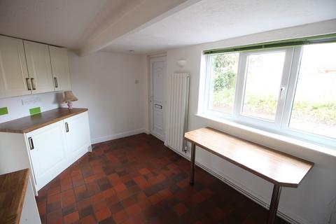 2 bedroom end of terrace house to rent, Penleigh Road, Westbury