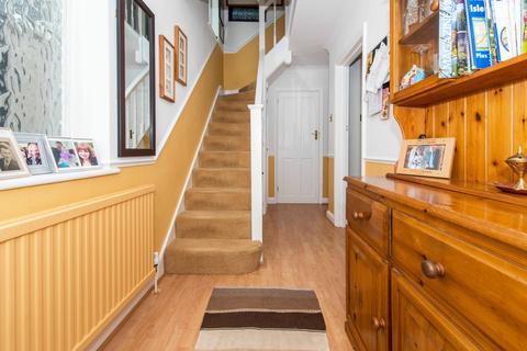 37 Hackbridge Park Gardens, Carshalton, SM5 2HE