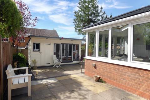 2 Crompton Close, Little Haywood, Stafford, ST18 0YS