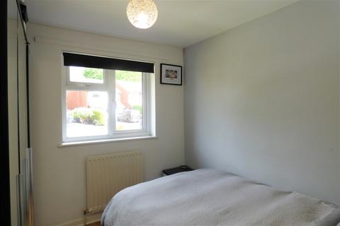 2 Crompton Close, Little Haywood, Stafford, ST18 0YS