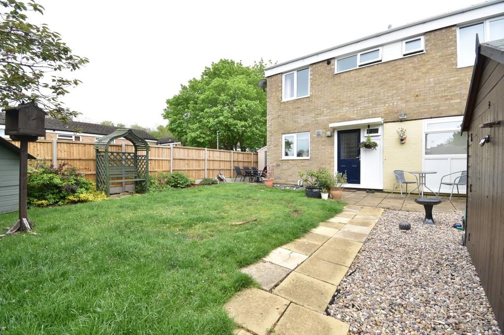 Lincoln Road, Stevenage 4 bed end of terrace house £325,000