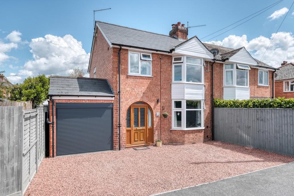 Avenue, Rushwick, Worcester... 3 bed semidetached house £325,000