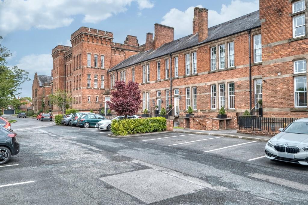 Norton Barracks, Norton, Worcester... 3 bed apartment £275,000