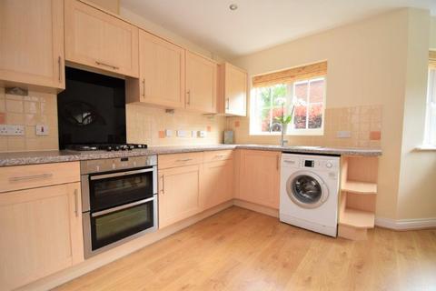 9 Kings Glade, Yateley, GU46 7UT