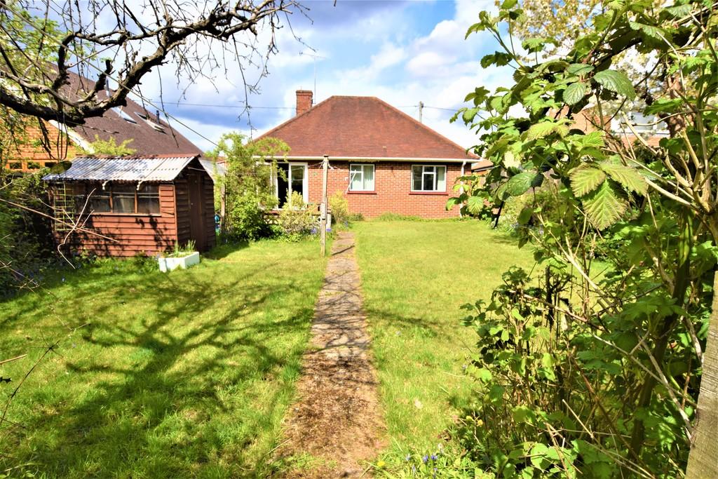 Ashdene Road, Ash, Surrey 3 bed detached bungalow £425,000