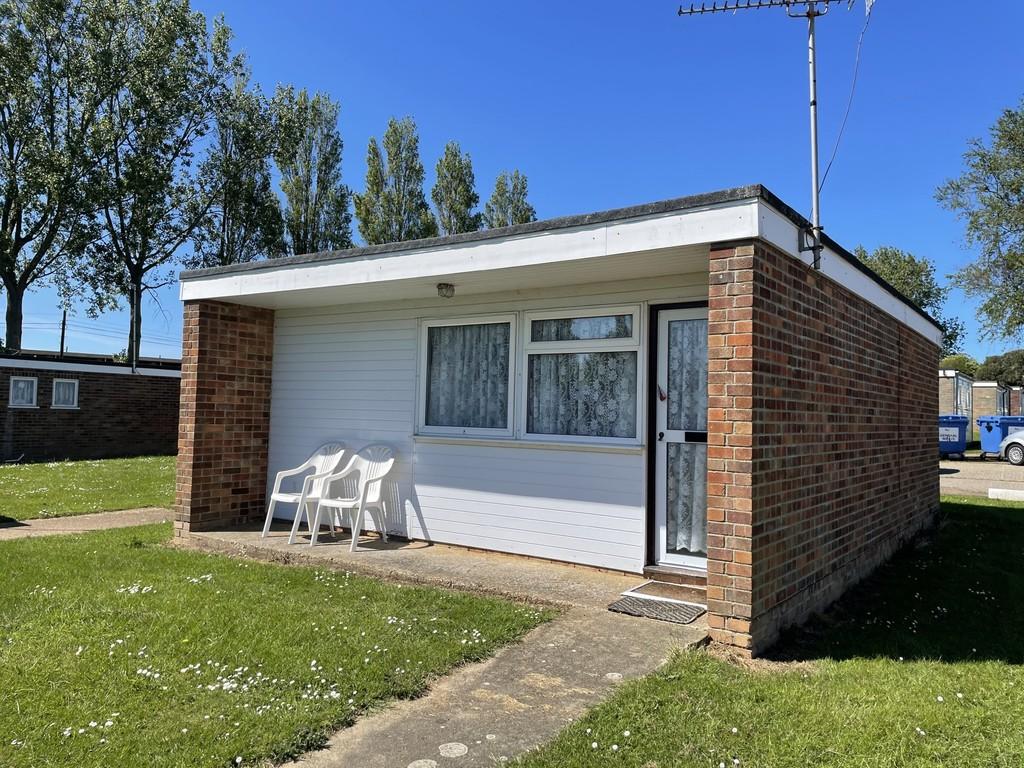 Beach Road, Hemsby 2 bed chalet for sale £30,000