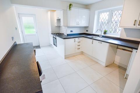 3 bedroom detached house to rent, Hickton Drive, Altrincham
