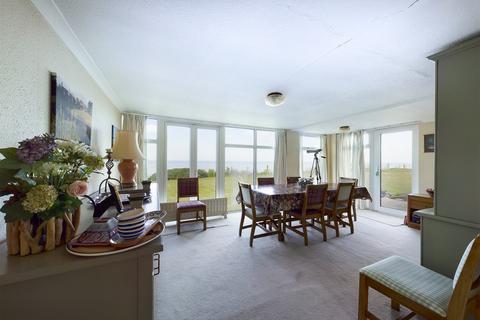 19 Cliff Road, Overstrand, Cromer, NR27 0PP
