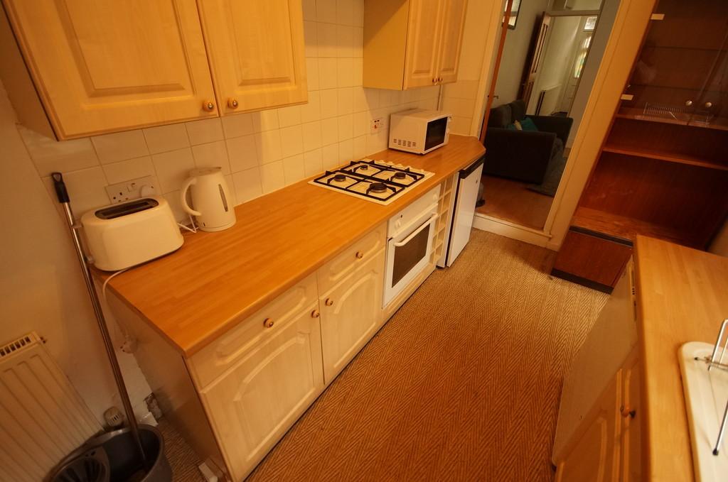 Hugh Road, Coventry, CV3 1AB 2 bed end of terrace house £750 pcm (£