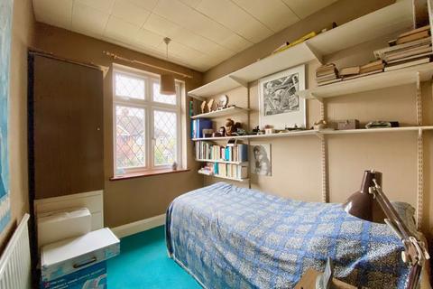 90 Oaklands Road, Bexleyheath, DA6 7AL
