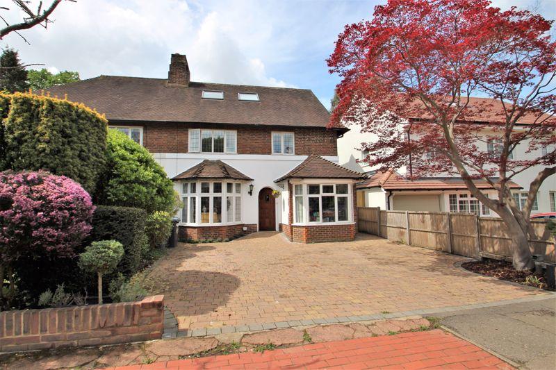 Dalmore Avenue, KT10 5 bed semidetached house £3,250 pcm (£750 pw)