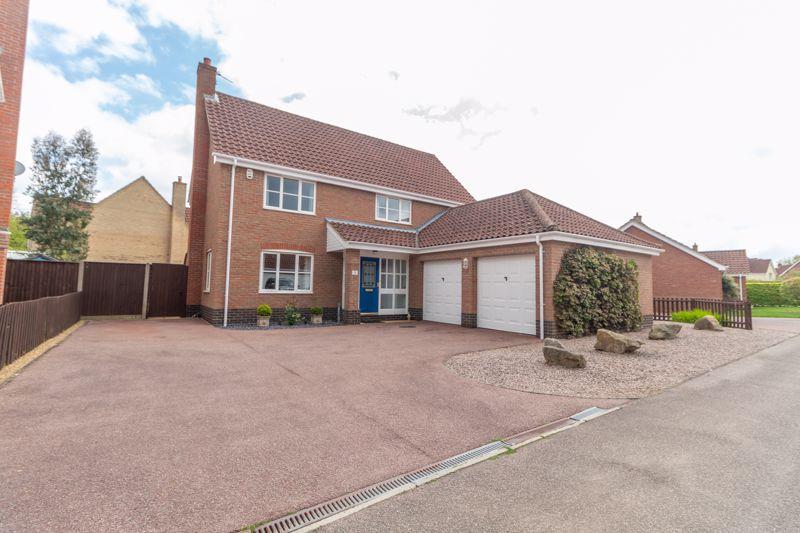 Larch Close, Little Melton, Norwich, NR9 3QZ 4 bed detached house £