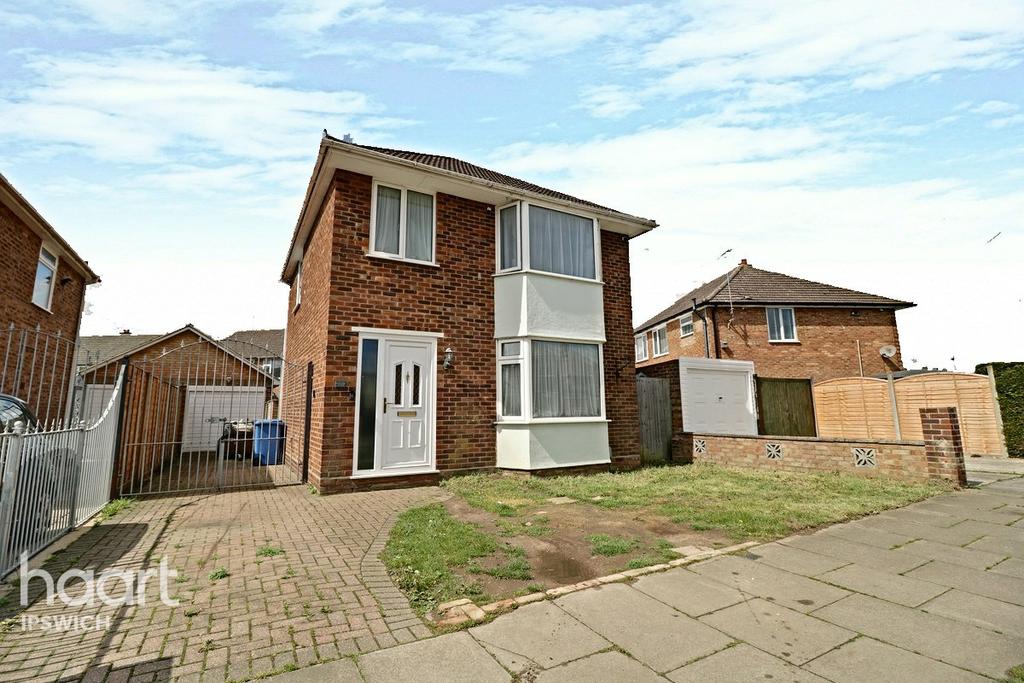 Clapgate Lane, Ipswich 3 bed detached house £240,000