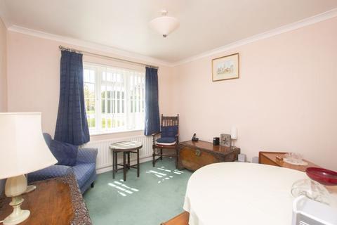Glenview Hawksdown, Walmer, Deal, CT14 7PN