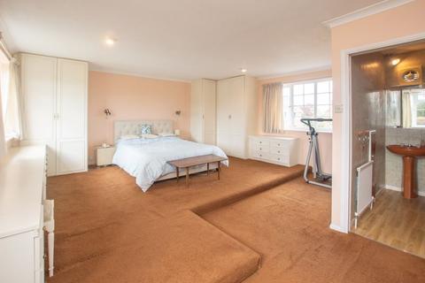 Glenview Hawksdown, Walmer, Deal, CT14 7PN